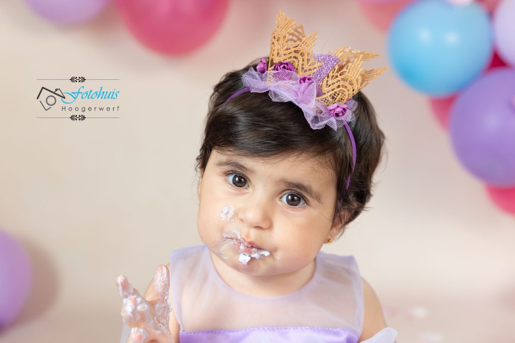 Cakesmash meisje paars roze in fotostudio Zwijndrecht